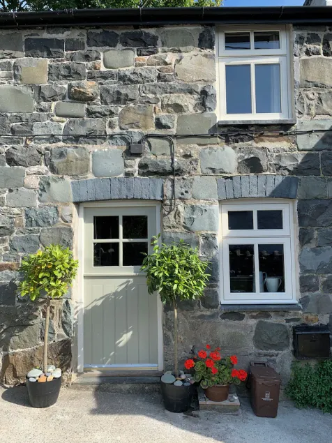 Traditional Welsh Cottage In Snowdonia National Park. Visit Wales 4 Star Rated - Image 1