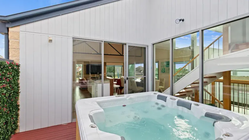 Bliss on the Bay - Full House - Image 1
