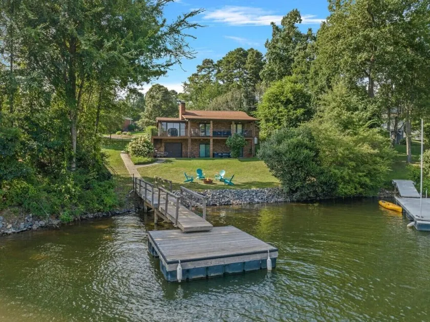 Southern Breeze on Lake Norman - Image 1
