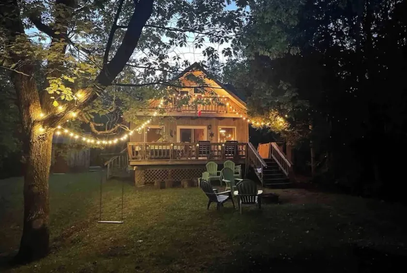 Rustic cabin w Games near Lake and National Park - Image 1
