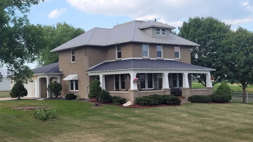 Stay at our recently renovated, beautiful, rural Iowa Farmhouse - Image 1