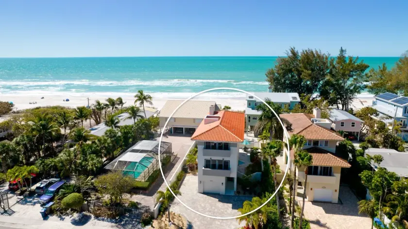 GLORIOUS DAZE Beach House POOL! SPA! GOLFCART! ELEVATOR! PUTTING GREEN! - Image 1