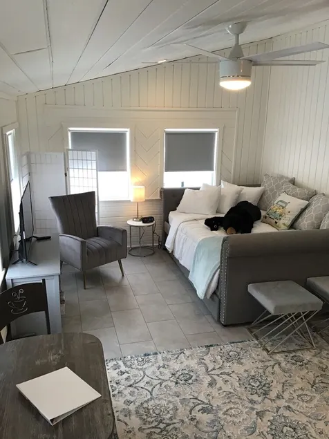 Honey Suite at Bear River House - Image 1