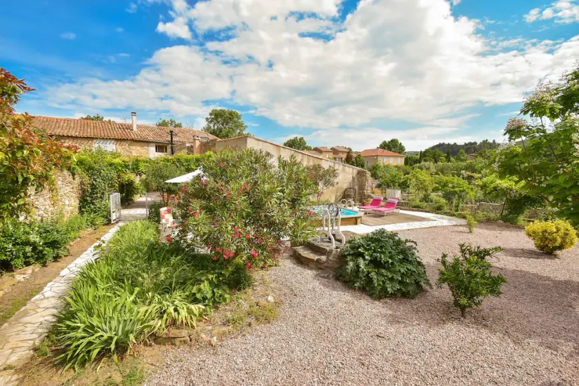 Maison calme avec clim piscine privée jardin dans village du minervois - Image 1