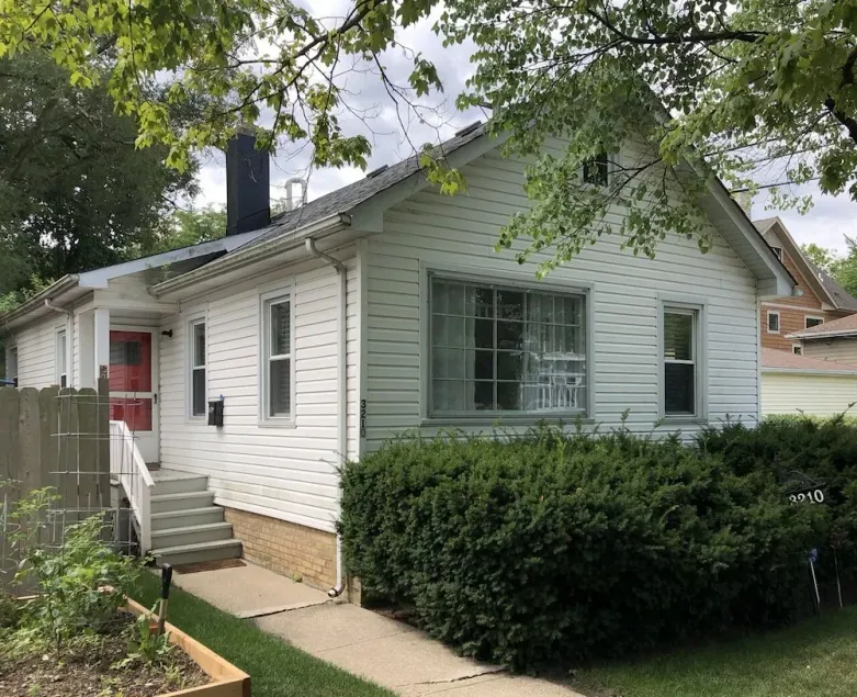 Kitschy House on a Quiet Tree Lined Street in Upscale Evanston Neighborhood - Image 1