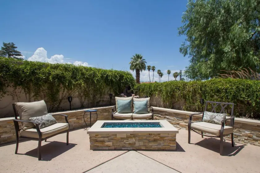 Location, Location , Location: Gorgeous, Clean, Private Casita w/Patio - Image 1