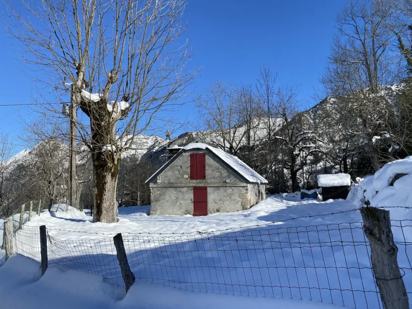 Warm Heights Barn, Cambasque, Sleeps 8 - Image 1