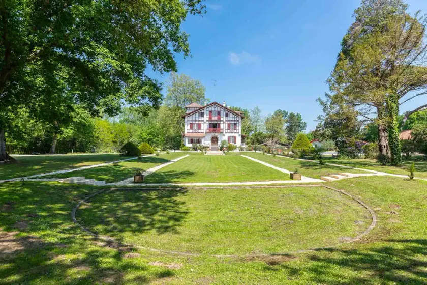 Demeure sur 2 Hectares - Image 1