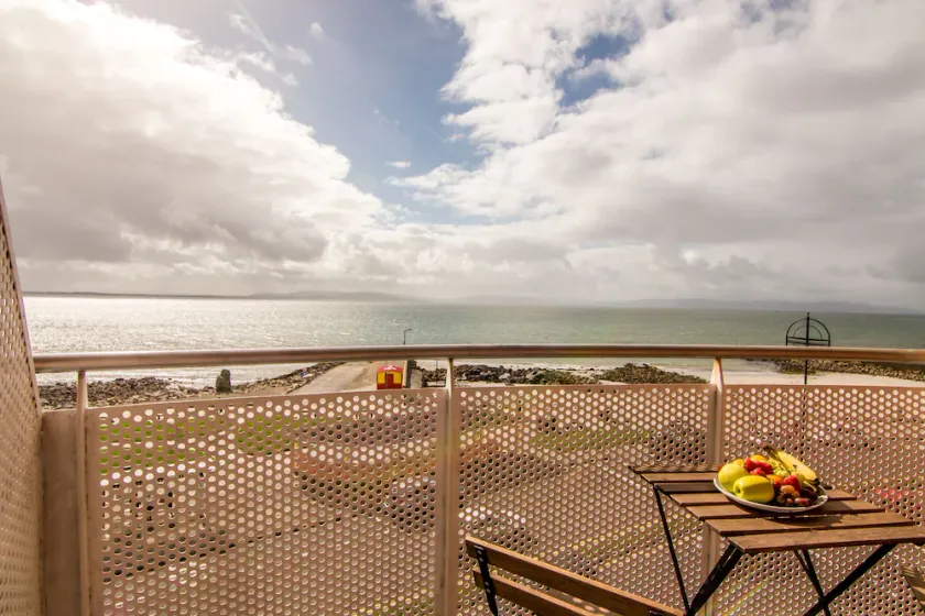 Stunning Sea-View self-catering apartments in Salthill, Galway - Image 1