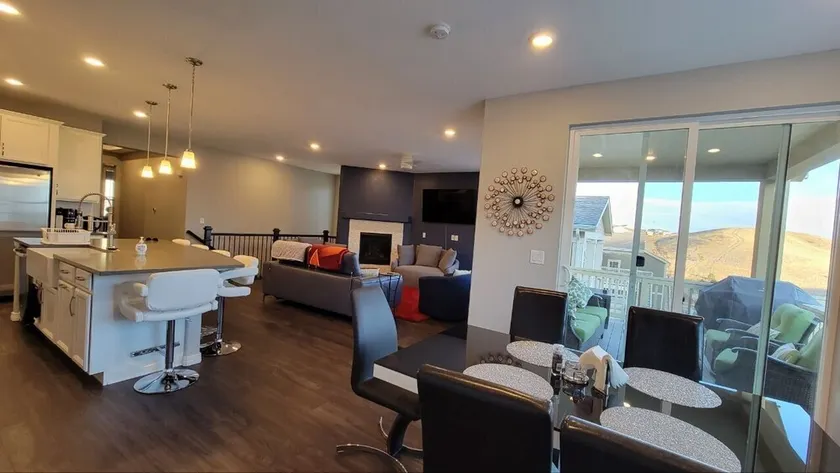 Luxury home near mountains, Boulder and Denver.  Under an hour to ski resorts! - Image 1