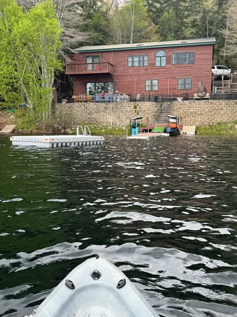 Heart Lodge,slg fam sleeps 11, Lakefront great swimming / fishing kayaks, padbd. - Image 1