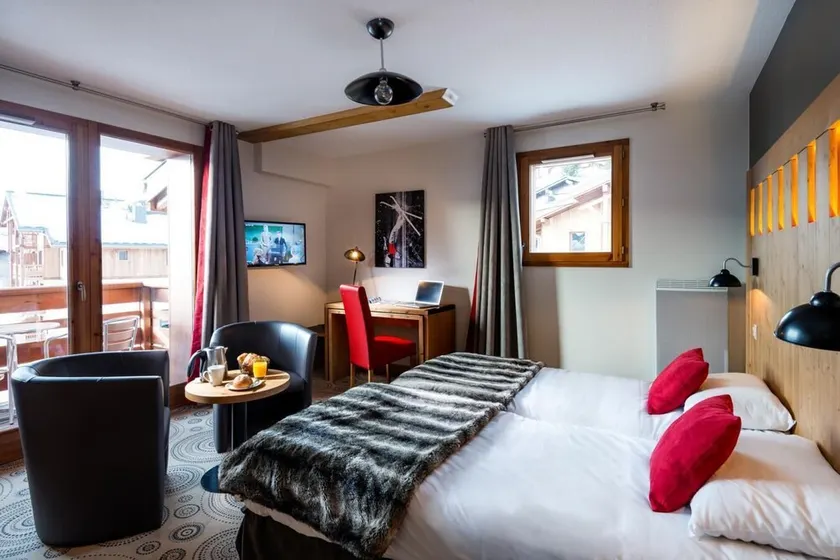 Bis 200m skipiste, fitness, schwimmbad, sauna, hammam, terrasse, balkon, fernseher - Image 1