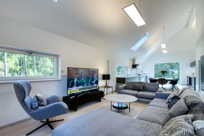 Red Stag chalet. Brand new, 4 bedroom, 4 bathroom, 5 star with free WiFi - Image 1