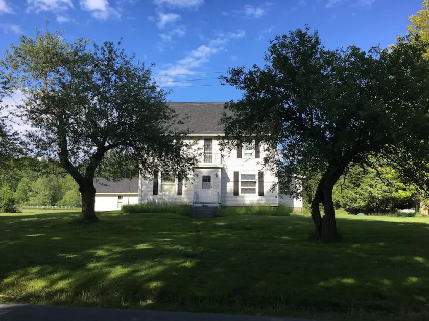 Charming Catskill Farm House  on River Front - Image 1
