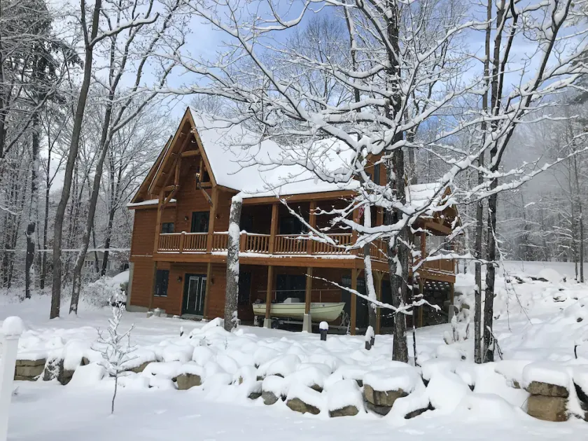 Luxury Log home steps from private beach in Meredith on Lake Winnipesaukee. - Image 1