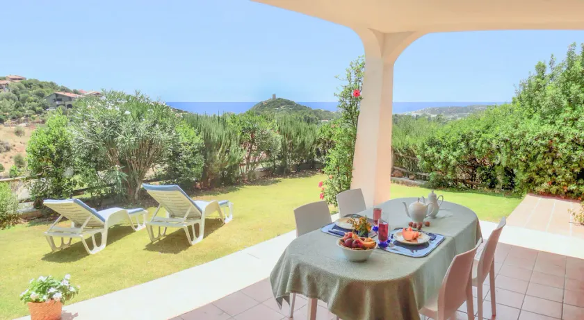 Villa sur la mer à proximité des plages de Chia - Image 1