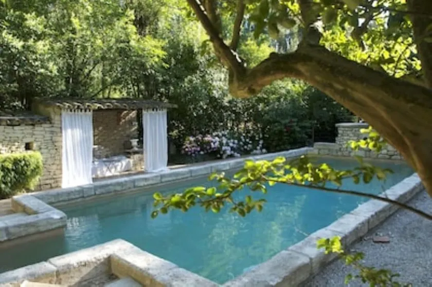 Mas Dagan, vacation apartments in Saint Remy to dream away on a romantic estate - Image 1
