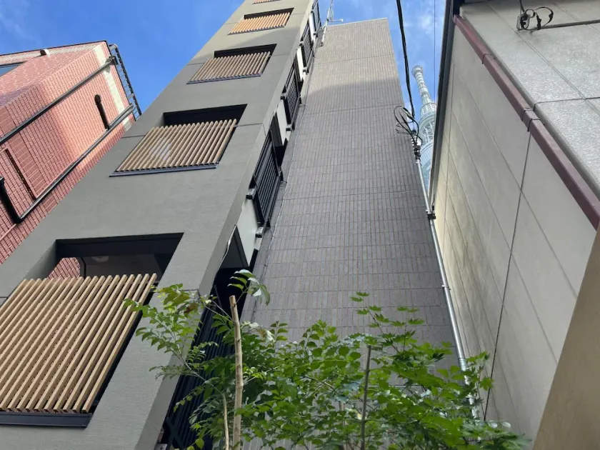 Bonds Hotel Tokyo A private theater hotel where  / Sumida-ku Tokyo - Image 1