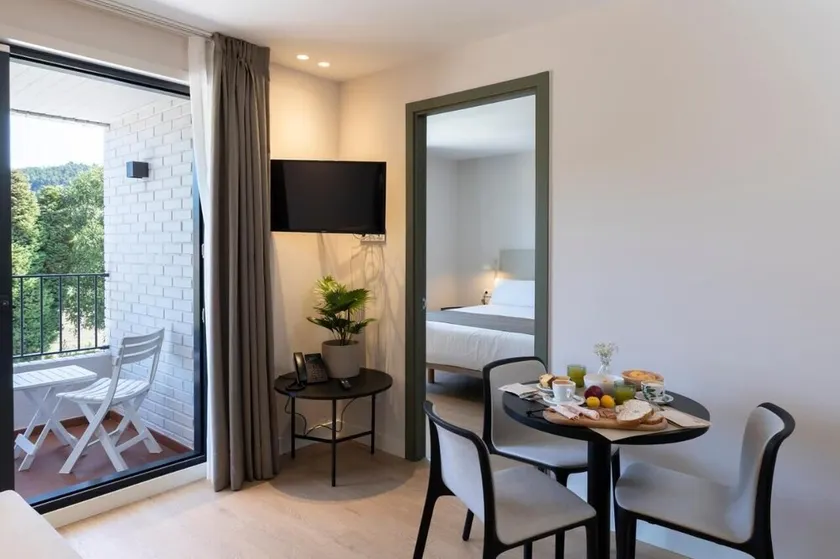 Hotel H4 Cangas 3 Superior - Image 1