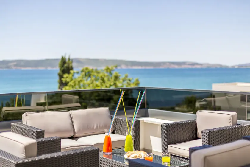 VILLA KAMBEL WEST  - heated pool, 50m to the sea , jacuzzi, quiet neighborhood. - Image 1