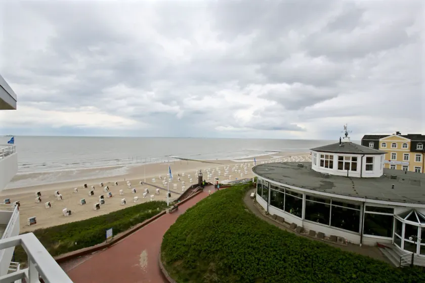 Absolute top location with sea view, balcony, W-Lan, top equipped - Image 1