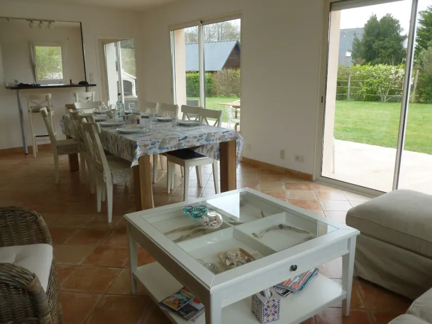 Spacious, bright house close to the beach - Image 1