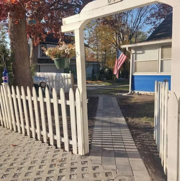Lake Geneva Area Cottage -walk to Lake Mary WIFI, Gas grill, golf, FENCED yard  - Image 1