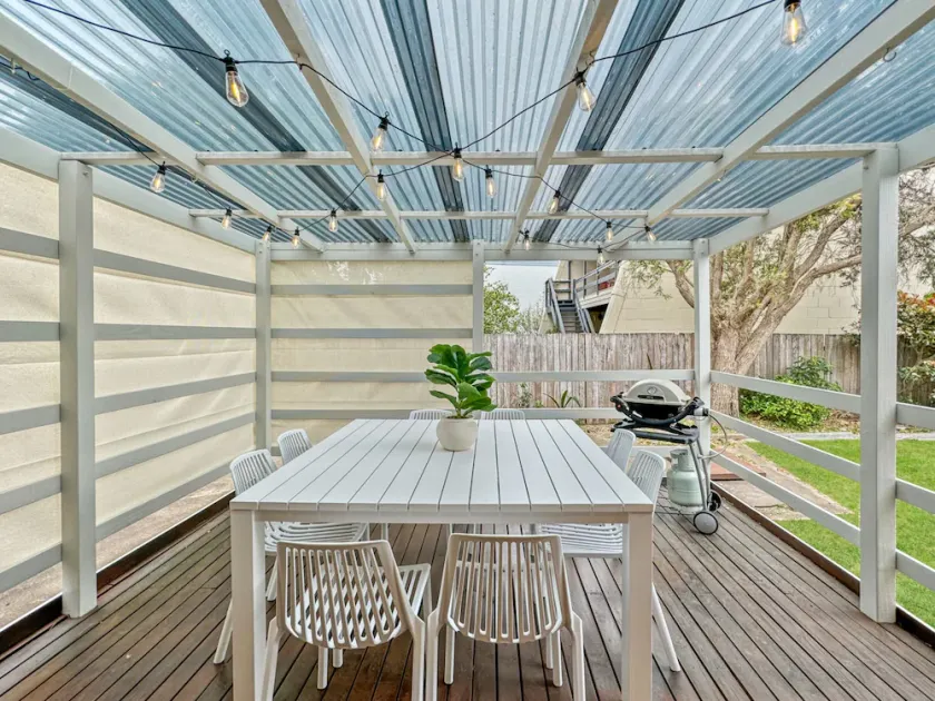 4-Bed Beach House with Garden & Alfresco Dining - Image 1