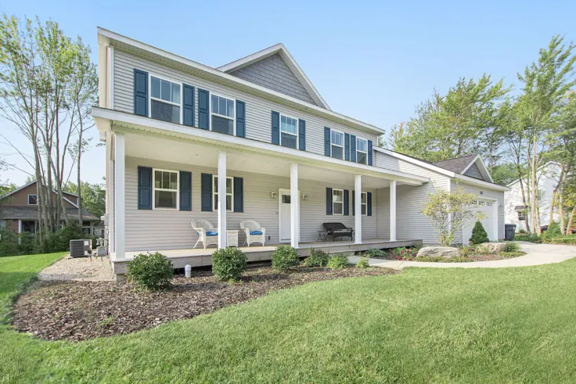 Geräumiges, komfortables Zuhause - in der Nähe des Michigansees! - Image 1