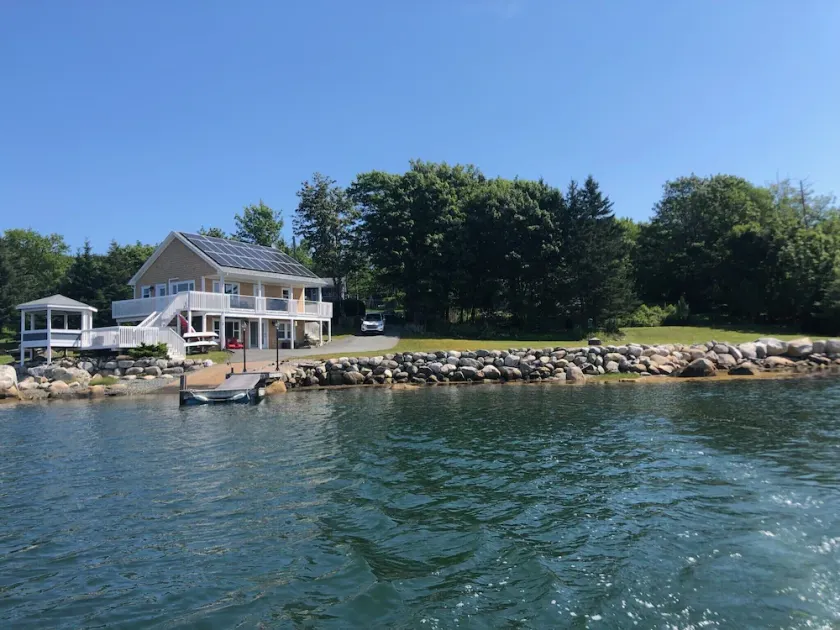 Cottage Cove Oceanfront Retreat - Image 1