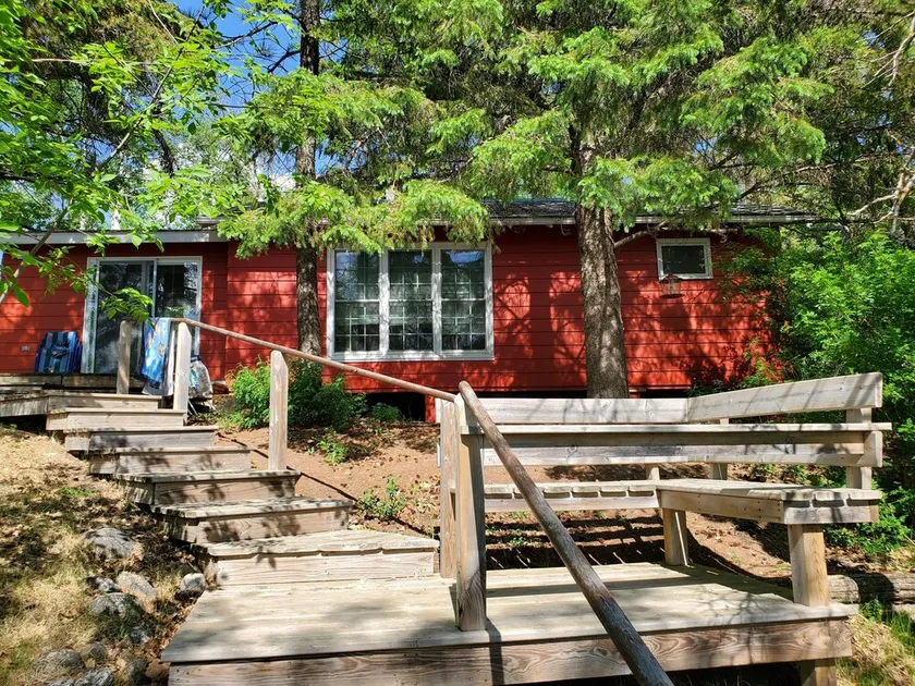 Cozy Lakefront Cabin - Image 1