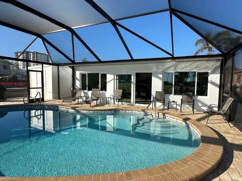 4850 Coral - Dog Friendly Home with Pool by the Be - Image 1