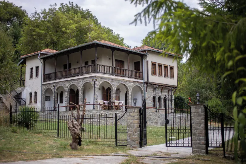 Zenios Dionysos - Traditional villa - Image 1