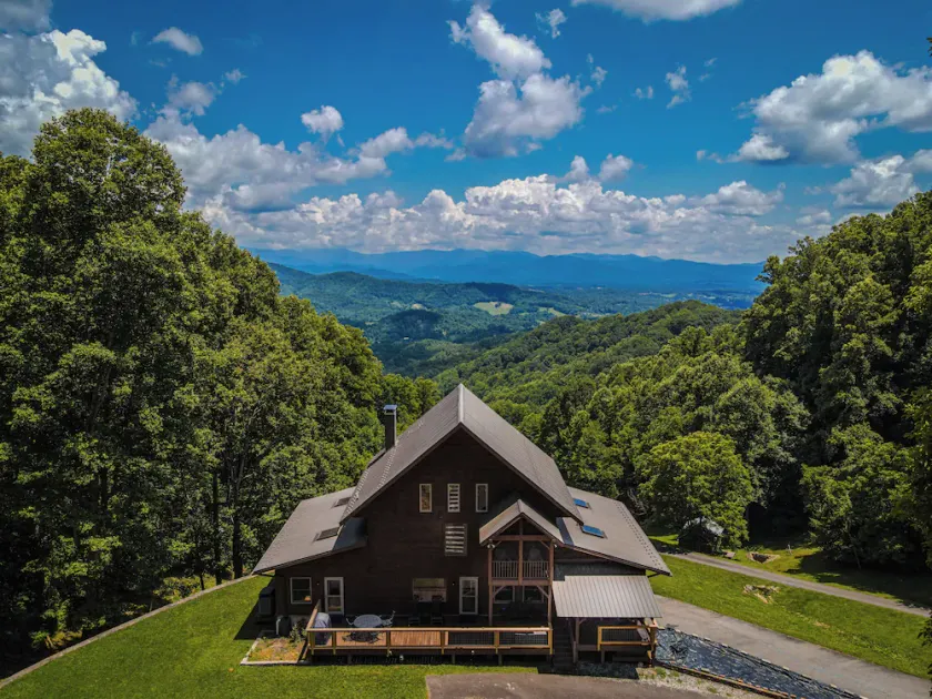 Overlook Mountain Retreat | Million Dollar Views, Fire Pit and Hot Tub! - Image 1