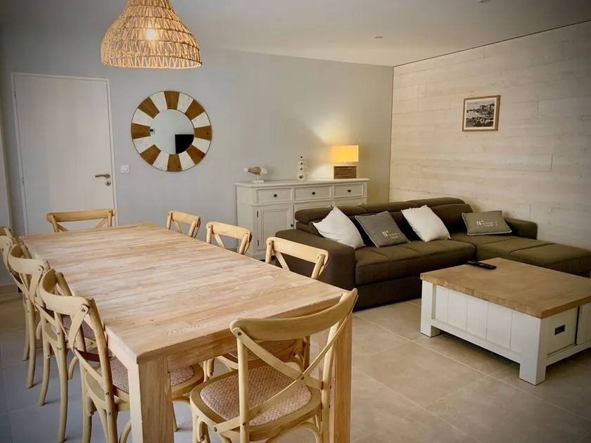 Maison de ville élégante au cœur de Mèze avec terrasse - Image 1