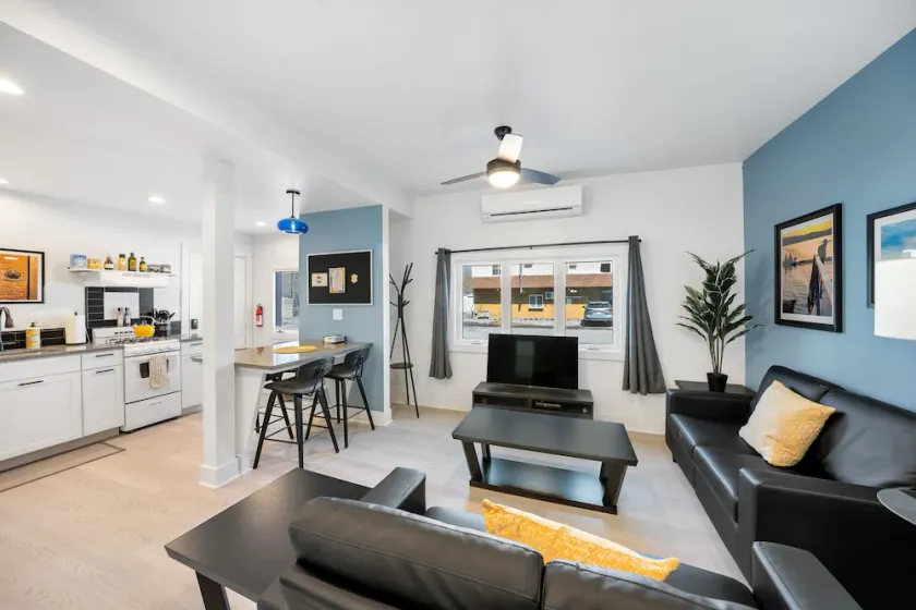 Stay in the heart of Greenwood Lake minutes away from the lake  - Image 1