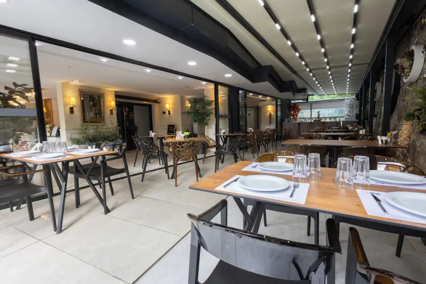Alya Hotel - Image 1