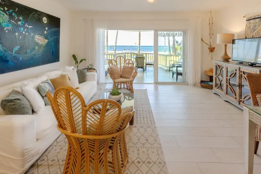 Oceanfront Ground Floor Condo | King Bed, Pool & Bathtub 110 - Image 1