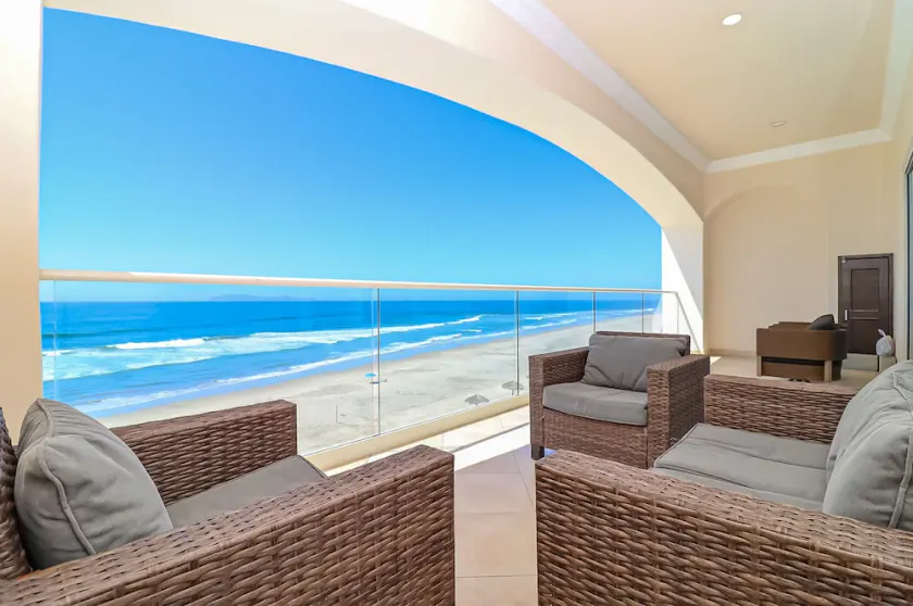 BEACH FRONT CONDO, PRIVATE BEACH and AMAZING VIEWS!! - Image 1