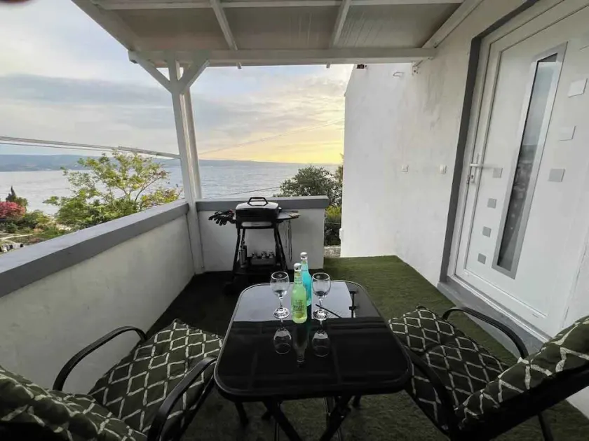 Holiday apartment first row to the sea - Image 1