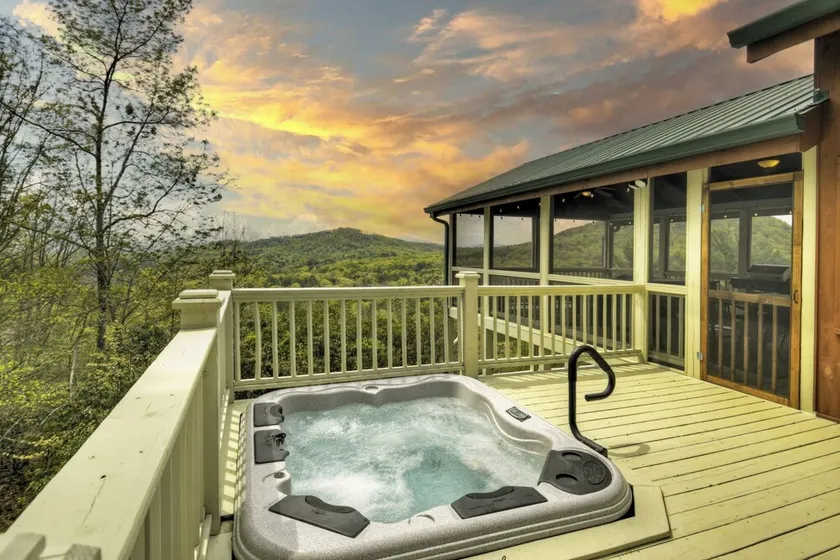 Hot Tub Soaks, Sunroom Sips, Majestic Mountain Gazes & S'mores by Starlight - Fireside Bluff - Image 1