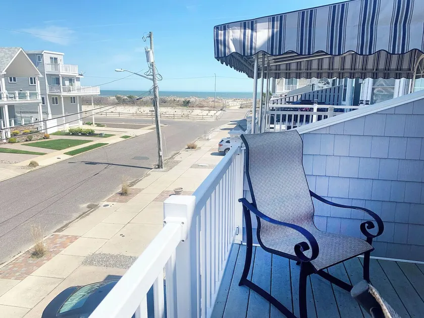 Beautiful 4-bedroom, beach block home in Sea Isle City!  - Image 1