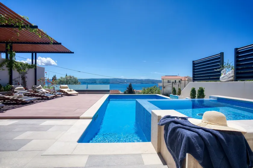 NOUVEAU!! VILLA DE LUXE PARADISE à 120 m de la plage de sable, piscine chauffée, max 12 personnes - Image 1