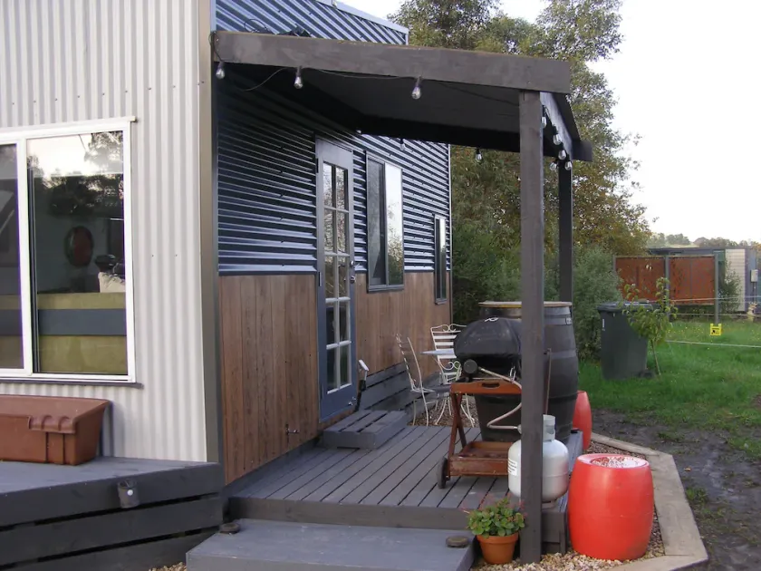 Chevy Tranquil Tiny Farm Stay,Loch ,Rail Trail , pit stop to Philip Island -Prom - Image 1