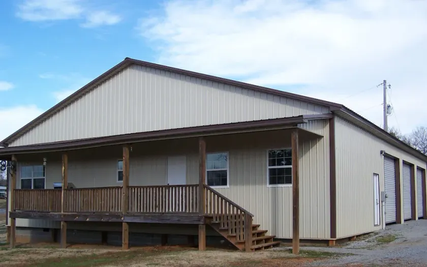 2 bedroom apartment near the Tennessee River - Image 1