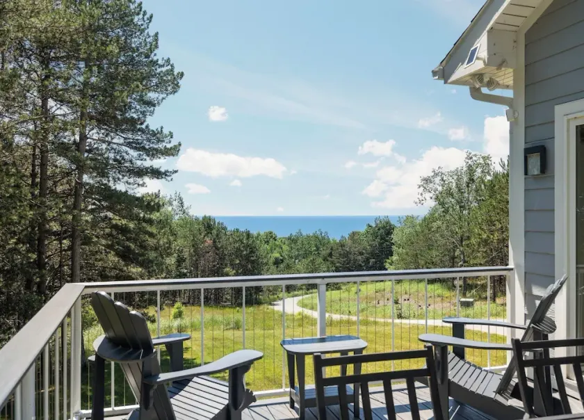Neues Custom Home bei Arcadia Golf, LK MI Views - Image 1