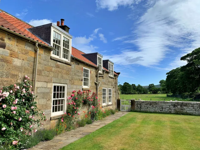 Cottage in North York Moors Near Manor House - Image 1