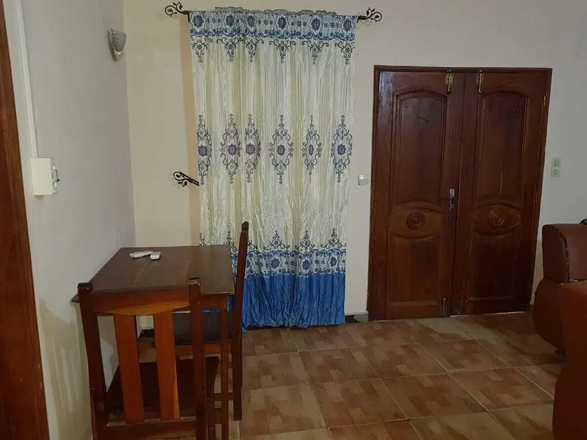 Furnished, air-conditioned apartment with private terrace - Image 1