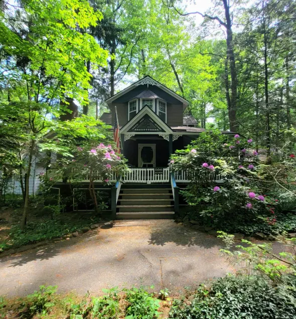 Victorian Beauty mit fabelhaften Wrap-around-Veranda - Image 1