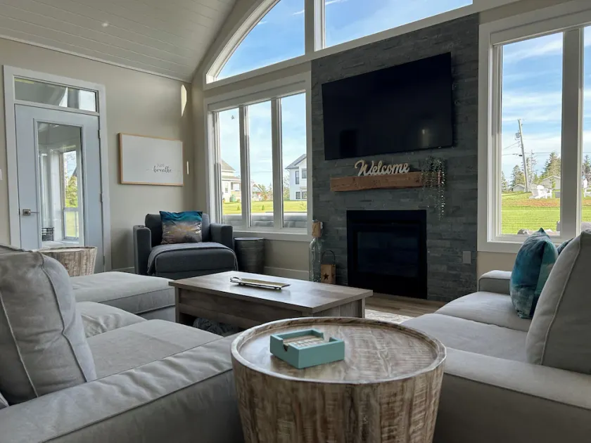 Hot Tub/New 3 Bedroom House/Walk to Beach - Image 1